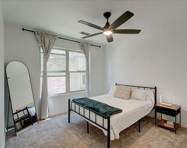 6233 Skysail Road - Photo Thumbnail 6