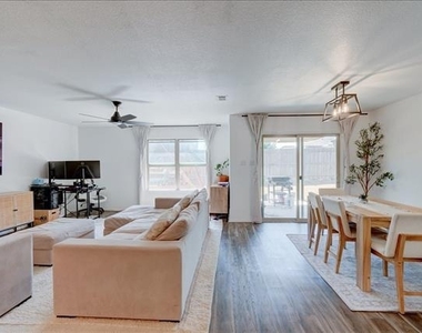 6233 Skysail Road - Photo Thumbnail 13