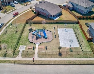 6233 Skysail Road - Photo Thumbnail 4