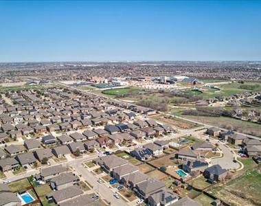 6233 Skysail Road - Photo Thumbnail 3