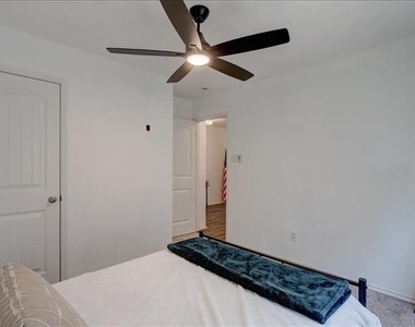 6233 Skysail Road - Photo Thumbnail 7