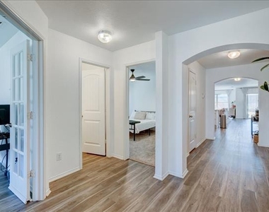 6233 Skysail Road - Photo Thumbnail 8