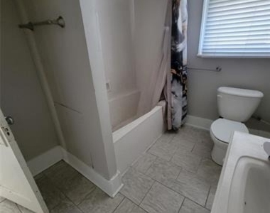 1019 Sheridan Avenue - Photo Thumbnail 7