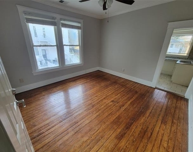1019 Sheridan Avenue - Photo Thumbnail 2
