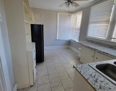 1019 Sheridan Avenue - Photo Thumbnail 3