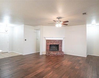2161 Teagle Drive - Photo Thumbnail 4