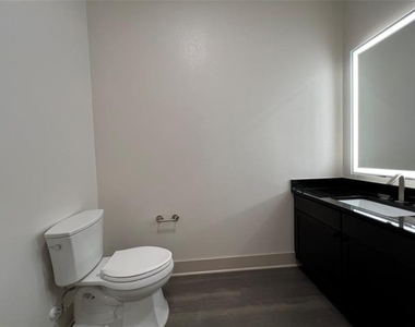 3330 Oak Grove Drive - Photo Thumbnail 28