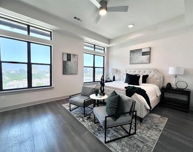 3330 Oak Grove Drive - Photo Thumbnail 8