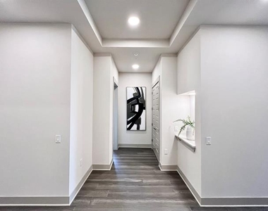 3330 Oak Grove Drive - Photo Thumbnail 15