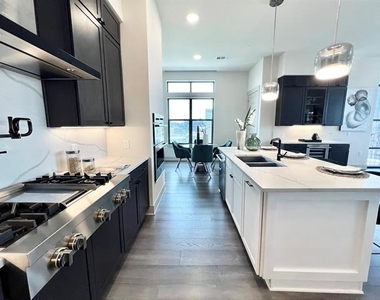 3330 Oak Grove Drive - Photo Thumbnail 3