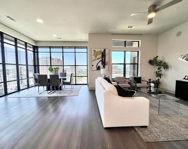 3330 Oak Grove Drive - Photo Thumbnail 1