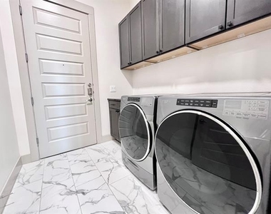 3330 Oak Grove Drive - Photo Thumbnail 24