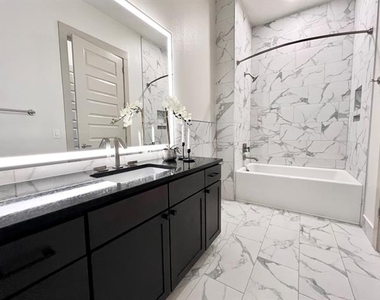 3330 Oak Grove Drive - Photo Thumbnail 17