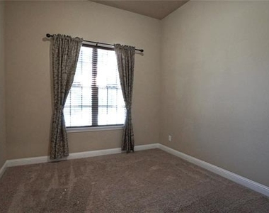 1122 Wedgewood Drive - Photo Thumbnail 22