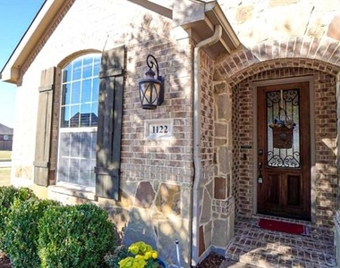 1122 Wedgewood Drive - Photo Thumbnail 1