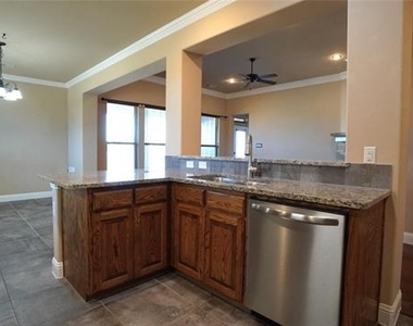 1122 Wedgewood Drive - Photo Thumbnail 10
