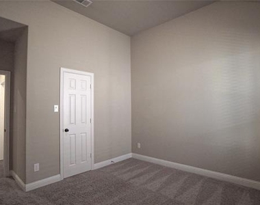 1122 Wedgewood Drive - Photo Thumbnail 23
