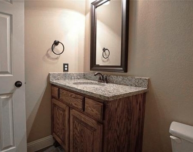 1122 Wedgewood Drive - Photo Thumbnail 13