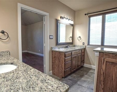 1122 Wedgewood Drive - Photo Thumbnail 17