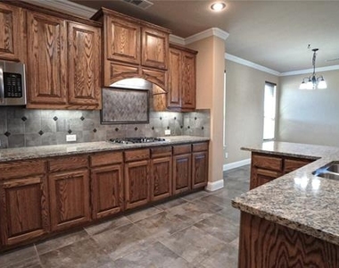 1122 Wedgewood Drive - Photo Thumbnail 7