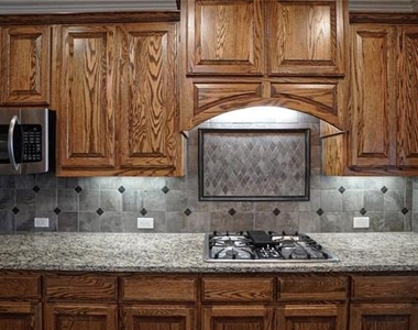 1122 Wedgewood Drive - Photo Thumbnail 8