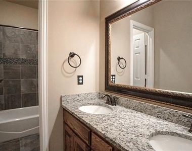 1122 Wedgewood Drive - Photo Thumbnail 21