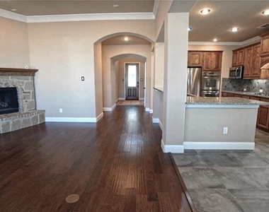 1122 Wedgewood Drive - Photo Thumbnail 5