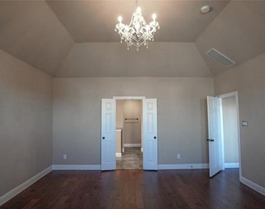 1122 Wedgewood Drive - Photo Thumbnail 14