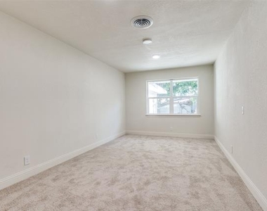 704 Turner Boulevard - Photo Thumbnail 16