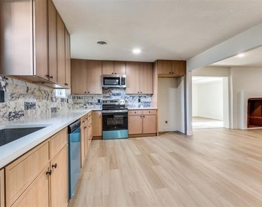 704 Turner Boulevard - Photo Thumbnail 12