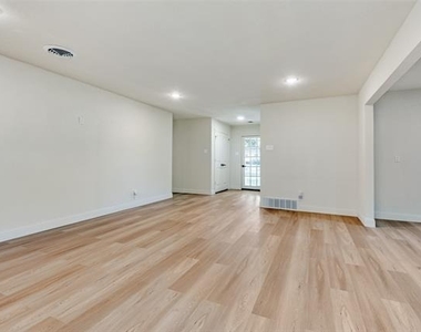 704 Turner Boulevard - Photo Thumbnail 3
