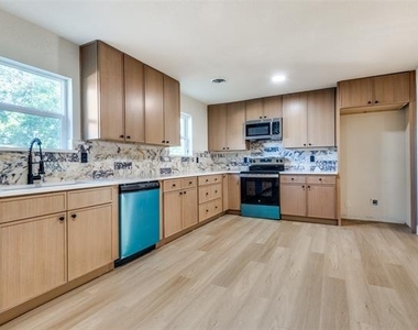 704 Turner Boulevard - Photo Thumbnail 15