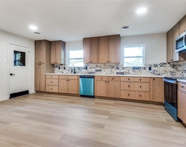 704 Turner Boulevard - Photo Thumbnail 13