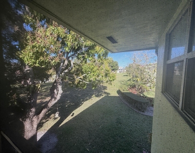 64 Norwich C - Photo Thumbnail 15