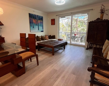 2018 Alta Meadows Lane - Photo Thumbnail 8