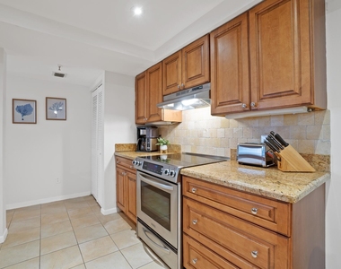 950 Lavers Circle - Photo Thumbnail 35