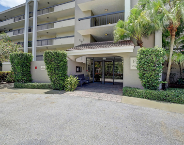 950 Lavers Circle - Photo Thumbnail 6
