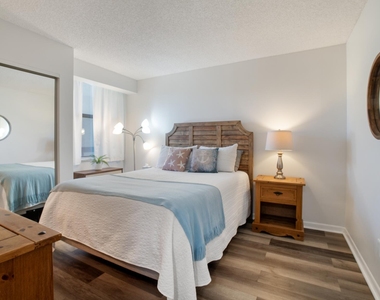 950 Lavers Circle - Photo Thumbnail 45