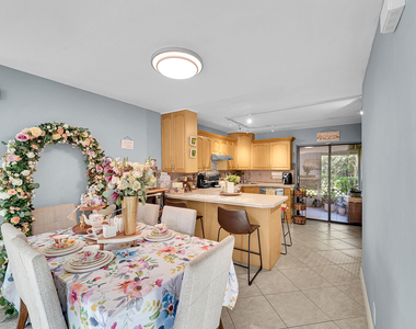 261 Wimbledon Lake Drive - Photo Thumbnail 3