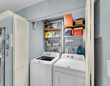 261 Wimbledon Lake Drive - Photo Thumbnail 6