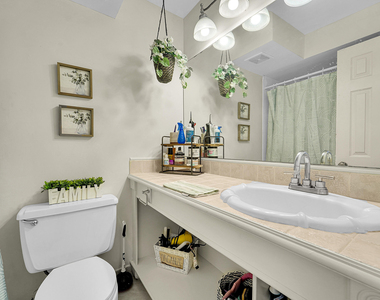 261 Wimbledon Lake Drive - Photo Thumbnail 11