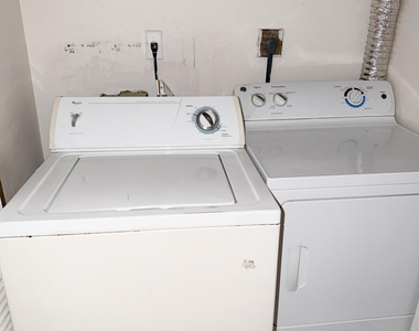 3610 N 56th Avenue - Photo Thumbnail 2