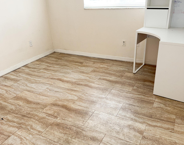 3610 N 56th Avenue - Photo Thumbnail 1