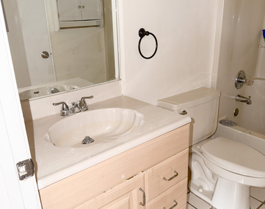 3610 N 56th Avenue - Photo Thumbnail 3