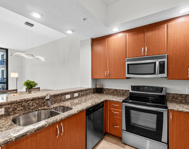 701 S Olive Avenue - Photo Thumbnail 8