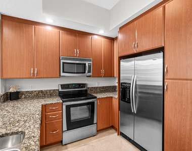 701 S Olive Avenue - Photo Thumbnail 7