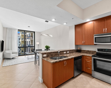 701 S Olive Avenue - Photo Thumbnail 4