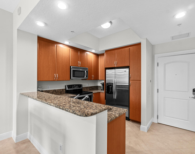 701 S Olive Avenue - Photo Thumbnail 6
