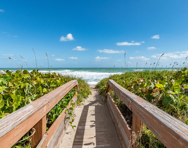 4440 Ne Sandpebble Trace - Photo Thumbnail 1