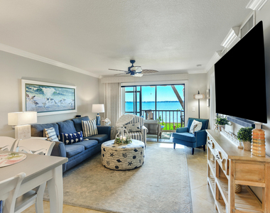 4440 Ne Sandpebble Trace - Photo Thumbnail 27